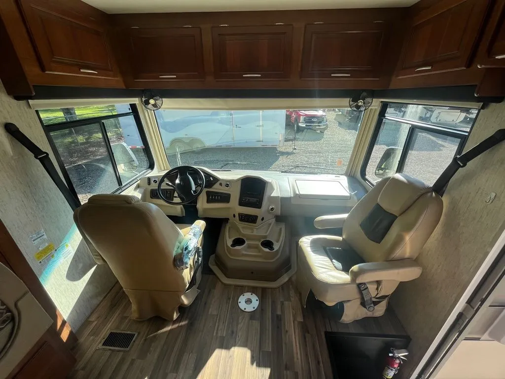 2018 Coachmen Mirada 35LS - Photo 4