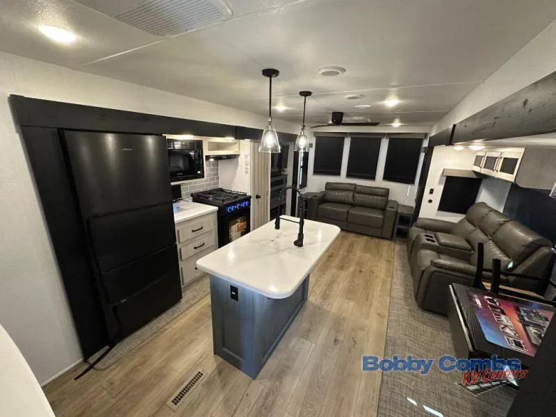 2026 Forest River Puma Vista 37PFL - Photo 3