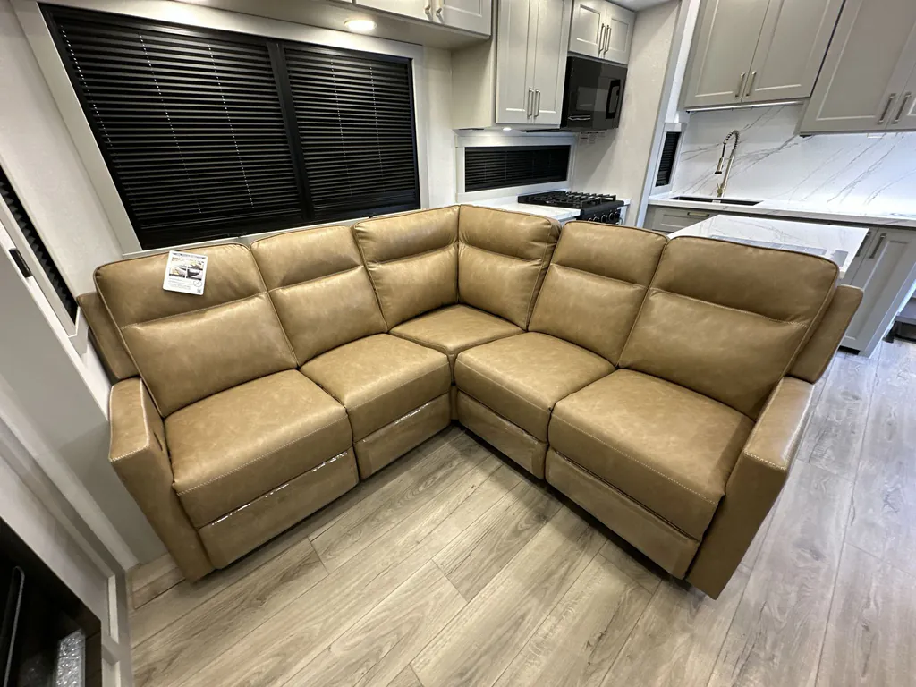 2026 Brinkley Model G 4150, Photos photo 12
