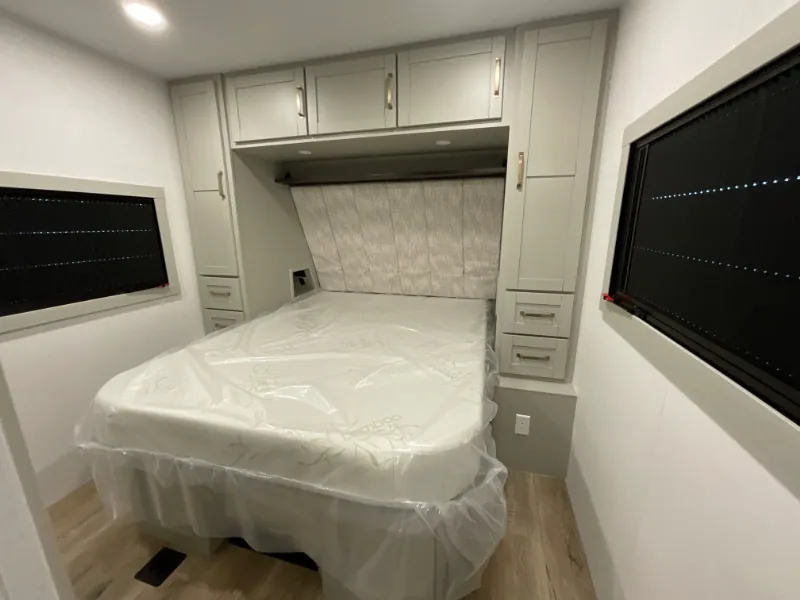 2026 Brinkley Model Z AIR 297, Photos photo 24