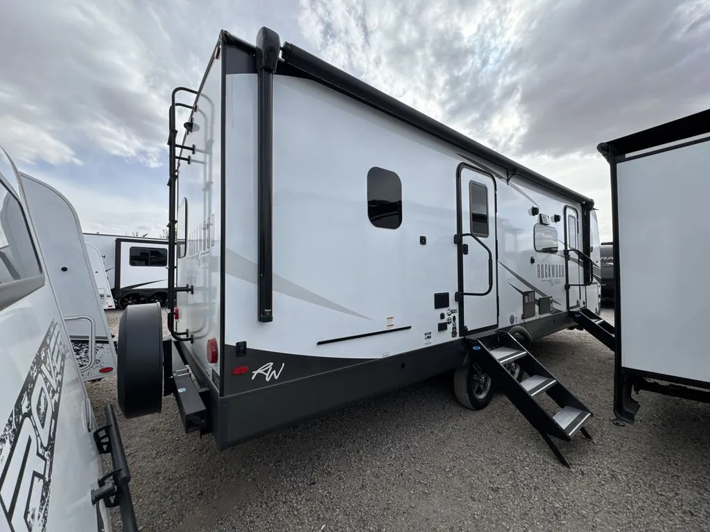 2025 Forest River Rockwood Ultra Lite 2616BH - Photo 2