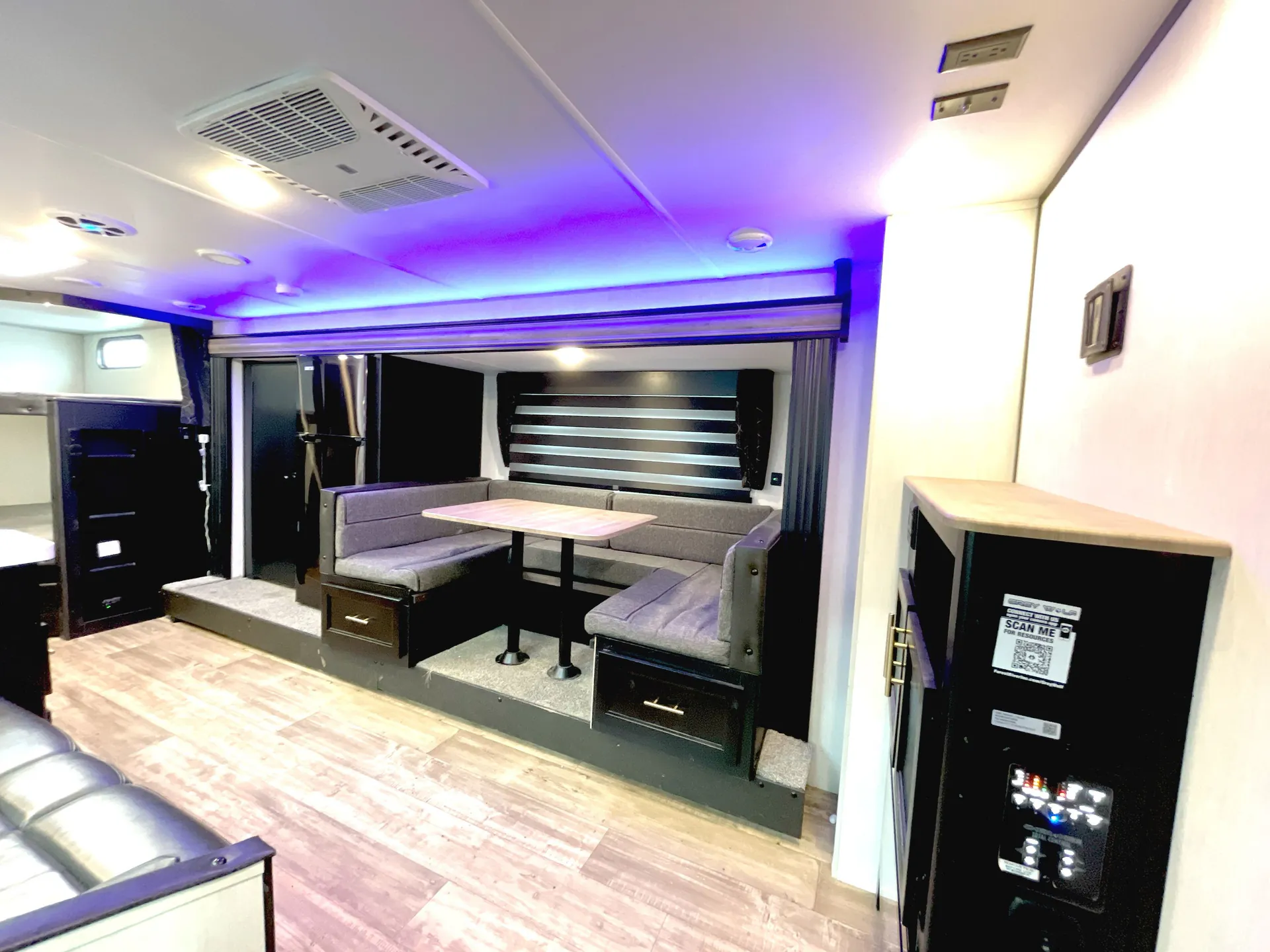 2023 Forest River Cherokee Grey Wolf 26BRB — living area main