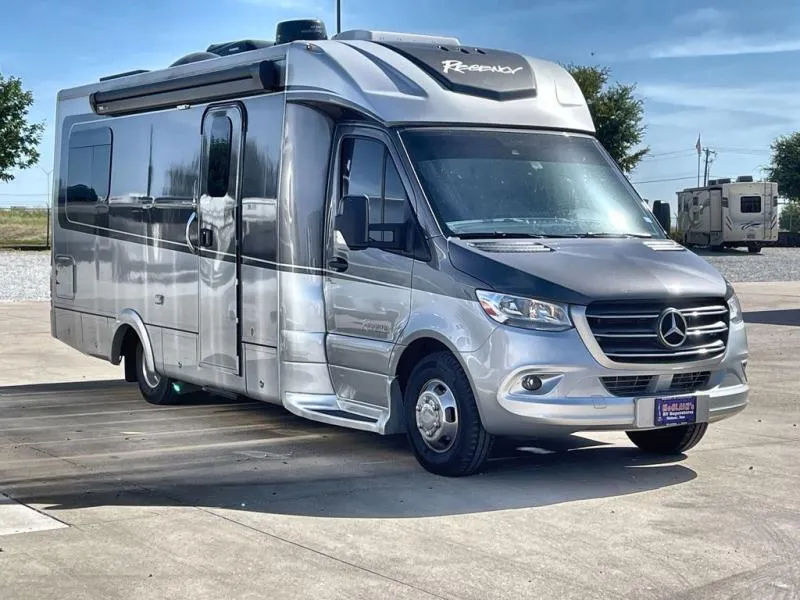 2023 Regency RV Ultra Brougham 25TB - Photo 2
