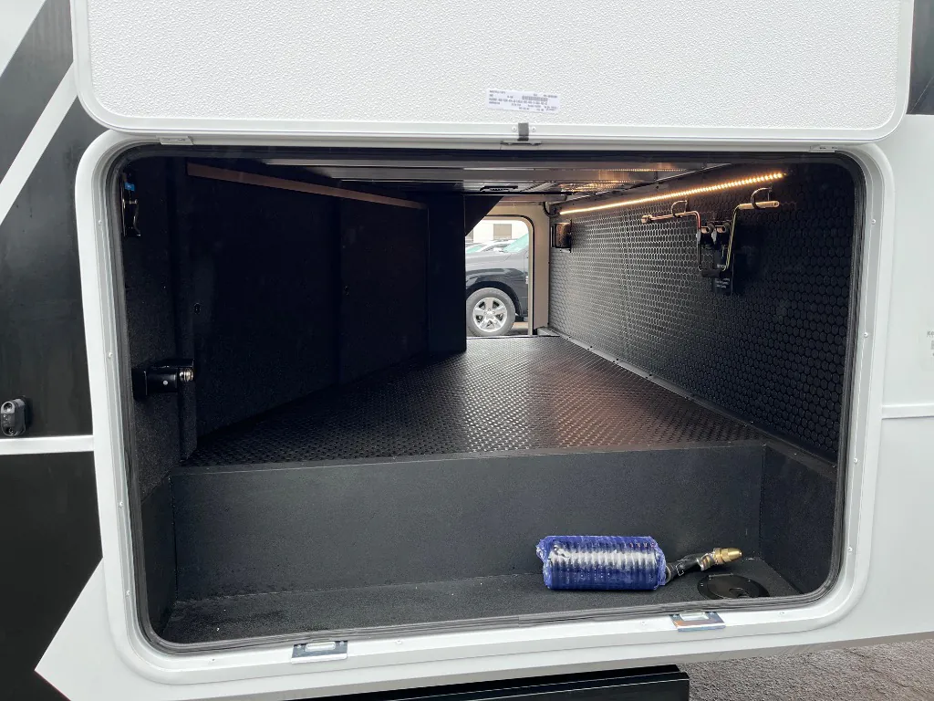 2026 Brinkley Model Z 2810, Photos photo 31
