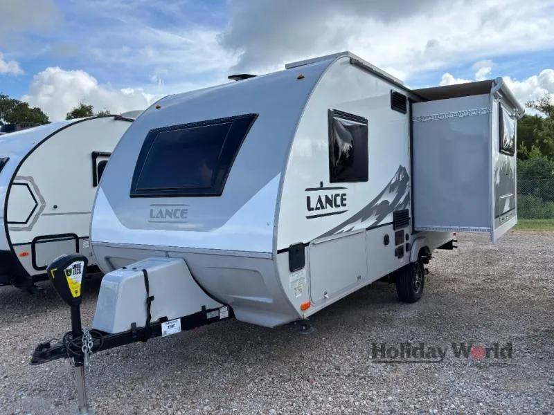 2021 Lance Lance Travel Trailers 1575 - Photo 2