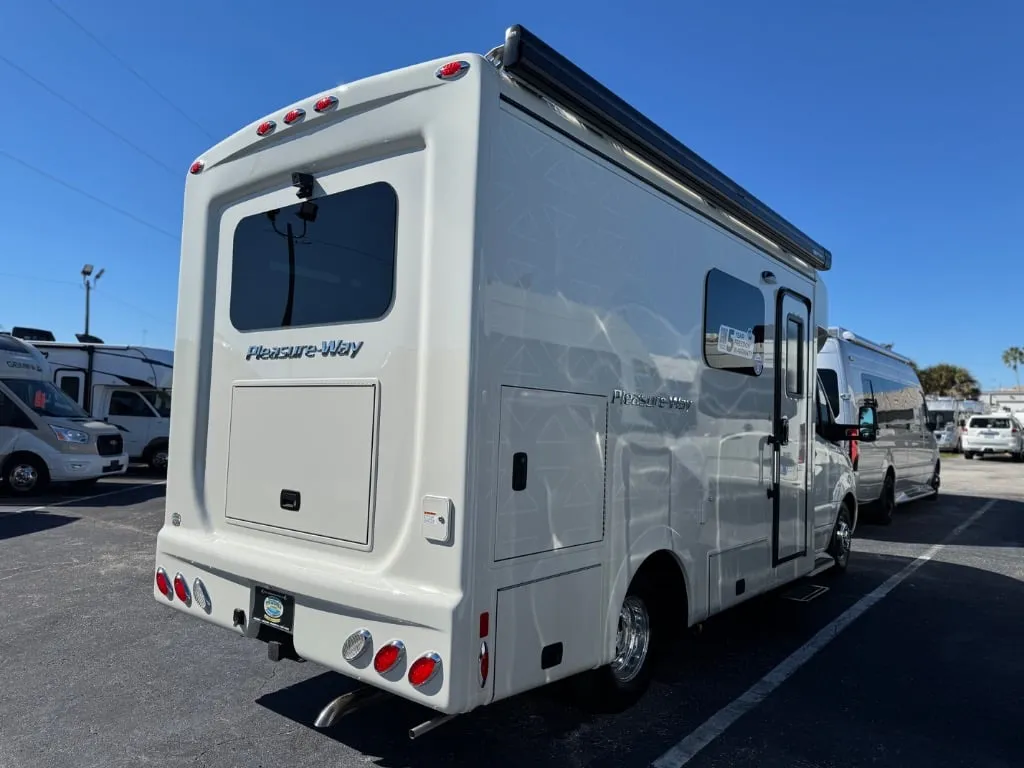 2026 Pleasure-Way Plateau XLRB - Photo 4