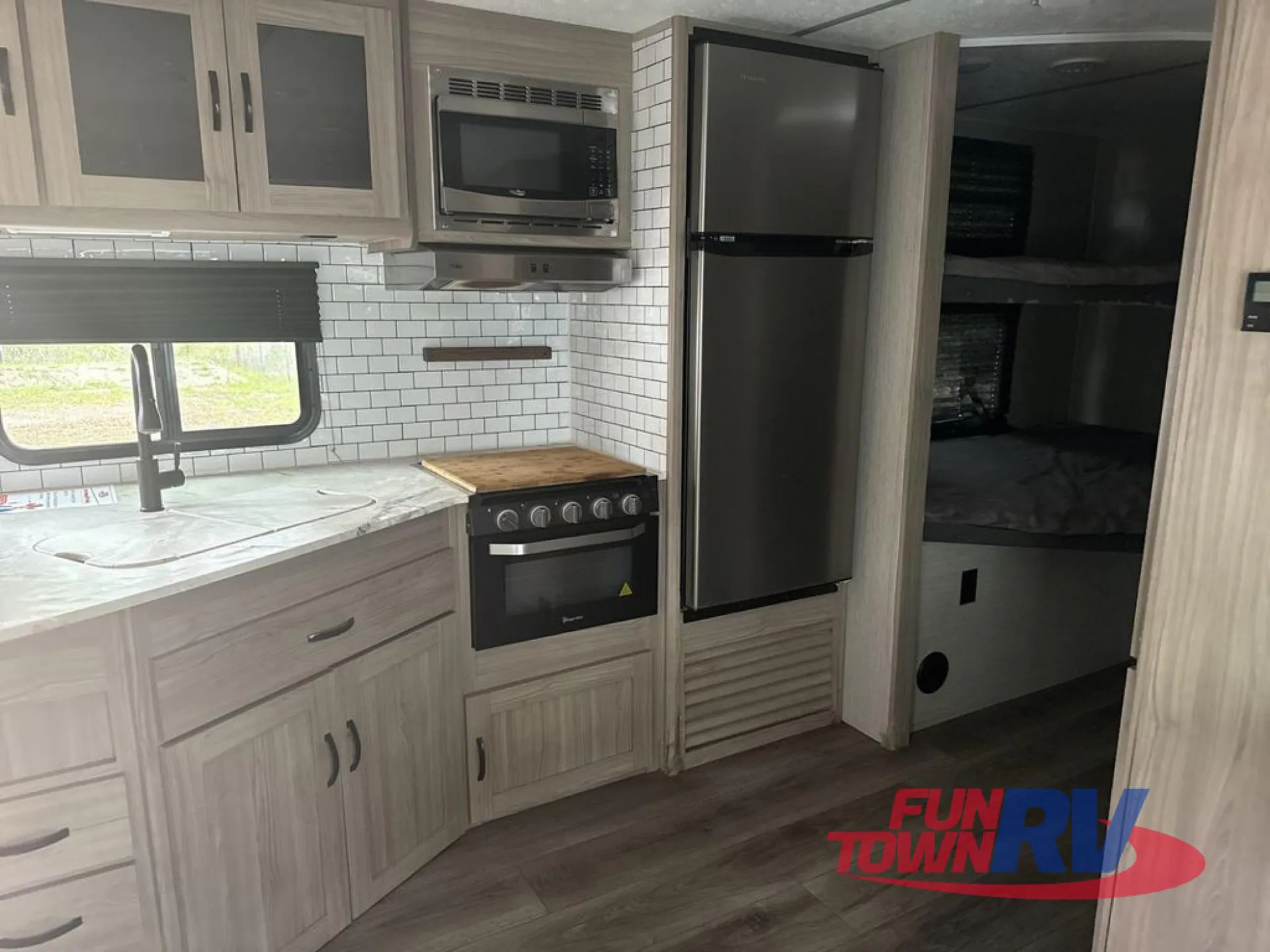 2021 Coachmen Freedom Express Ultra Lite 257BHS - Photo 4
