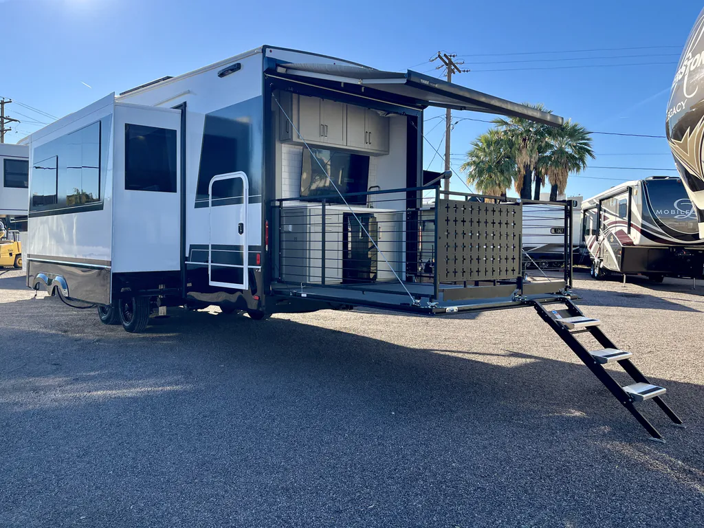 2025 Brinkley Model Z 3400, Photos photo 20