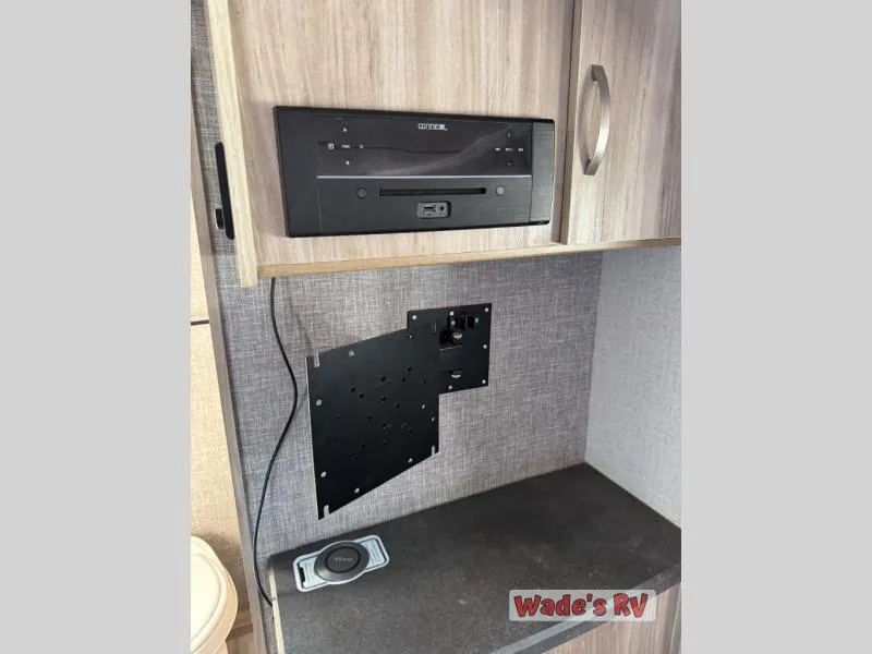 2022 Winnebago Micro Minnie FLX 2108DS - Photo 4
