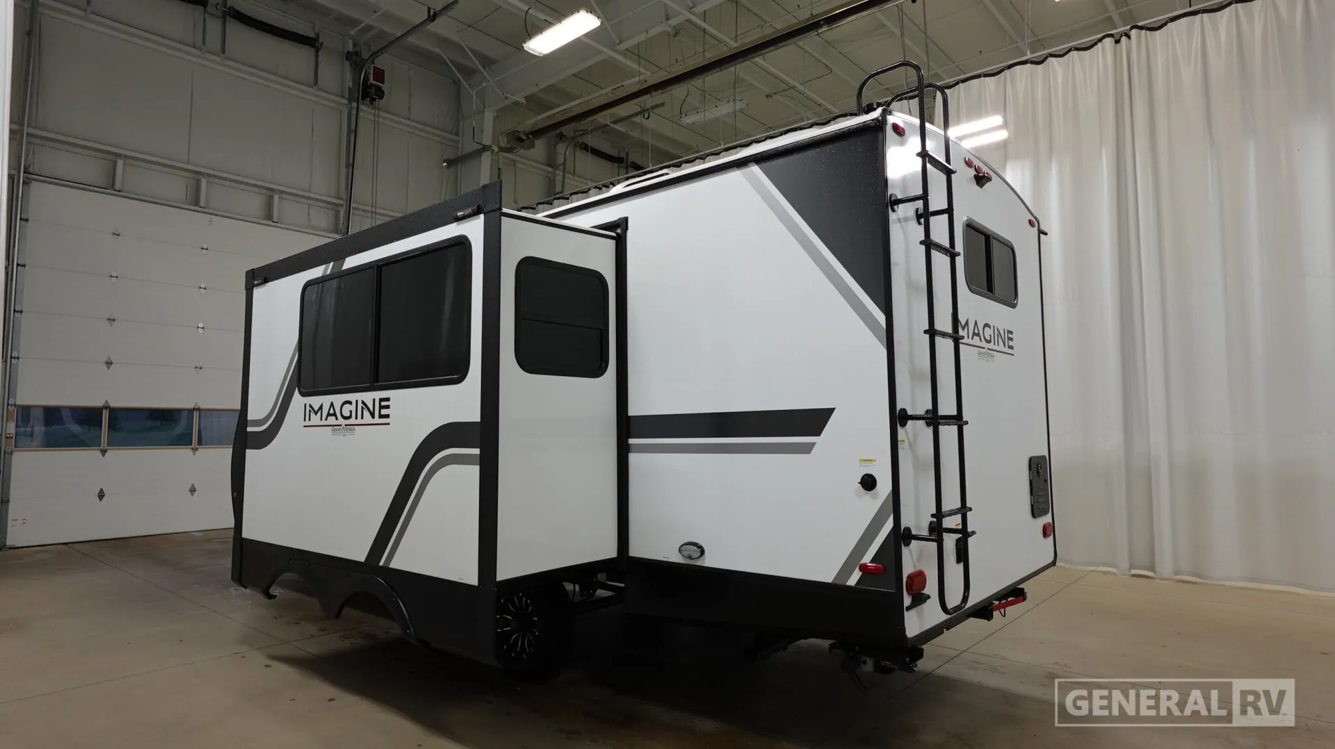 2027 Grand Design Imagine 2300MK - Photo 4