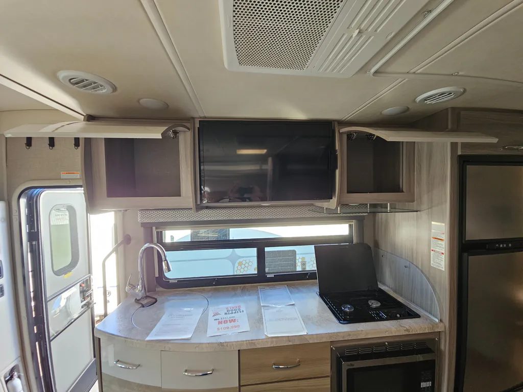 2021 Thor Motor Coach Tiburon 24FB, Photos photo 59
