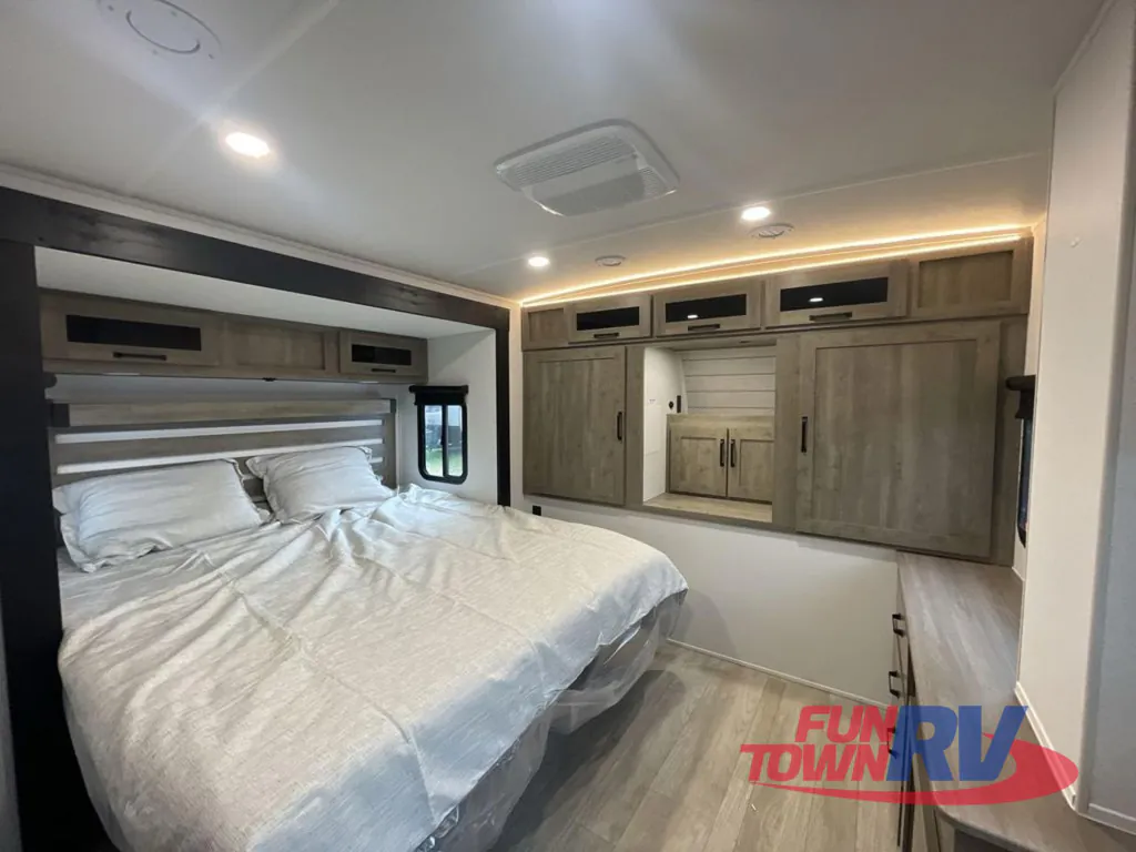 2026 Forest River Solaire 3060RKTS, Photos photo 35