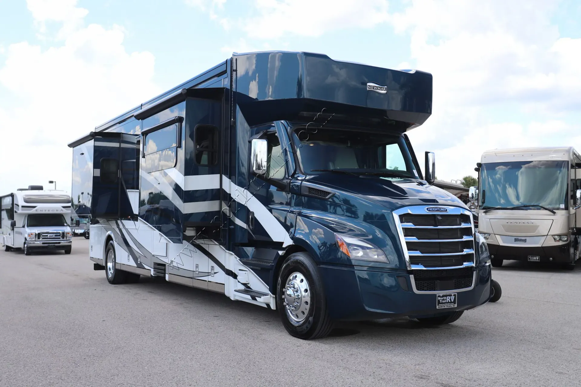 2027 Newmar Supreme Aire 3827 - Photo 3