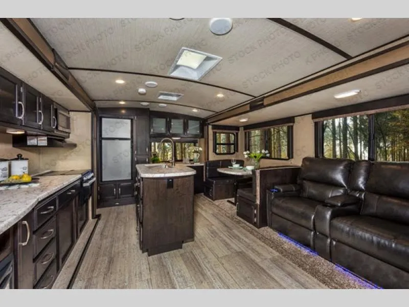 2018 Grand Design Imagine 2670MK - Photo 4
