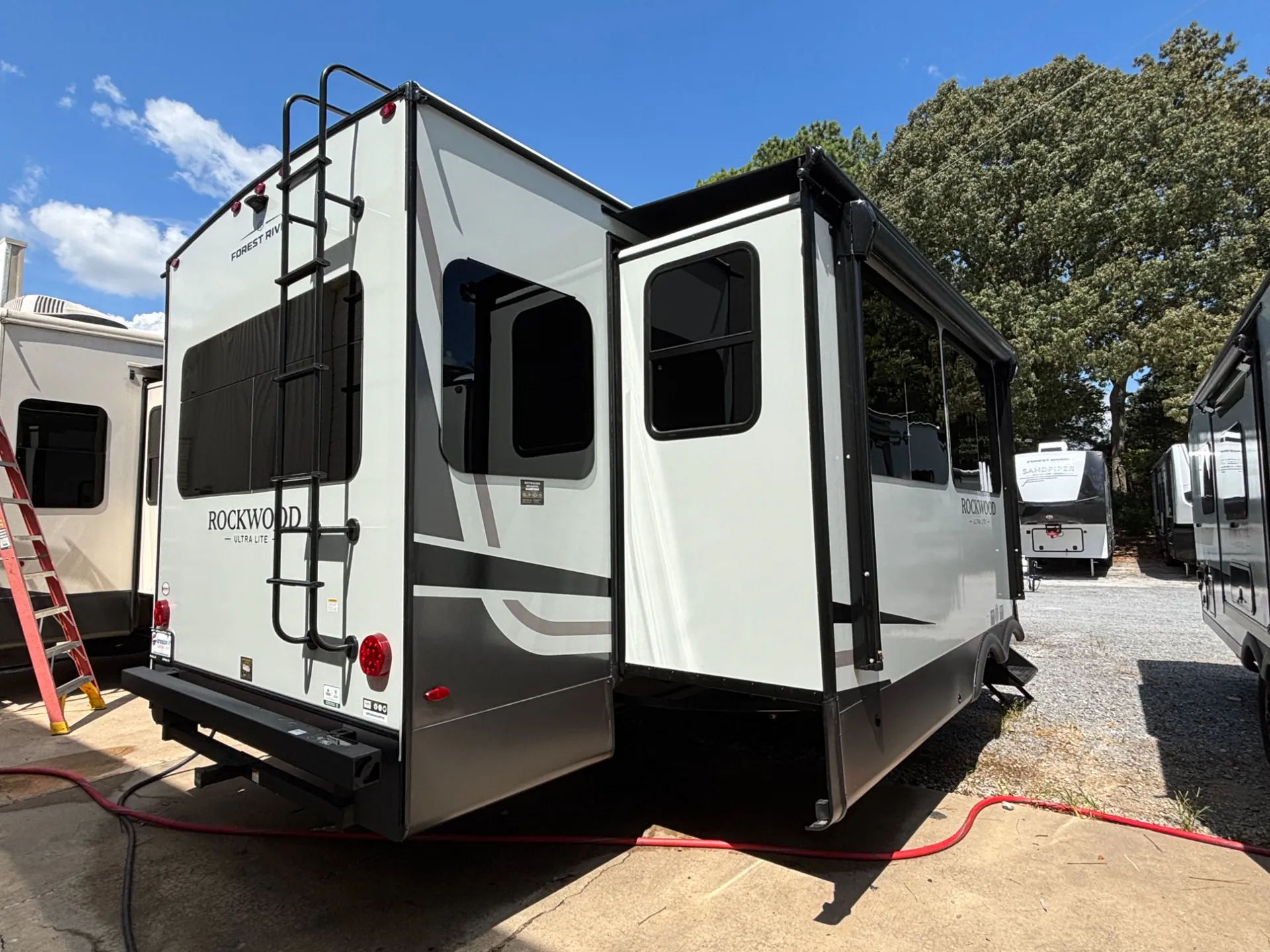 2027 Forest River Rockwood Ultra Lite 2916RL — Photo 5