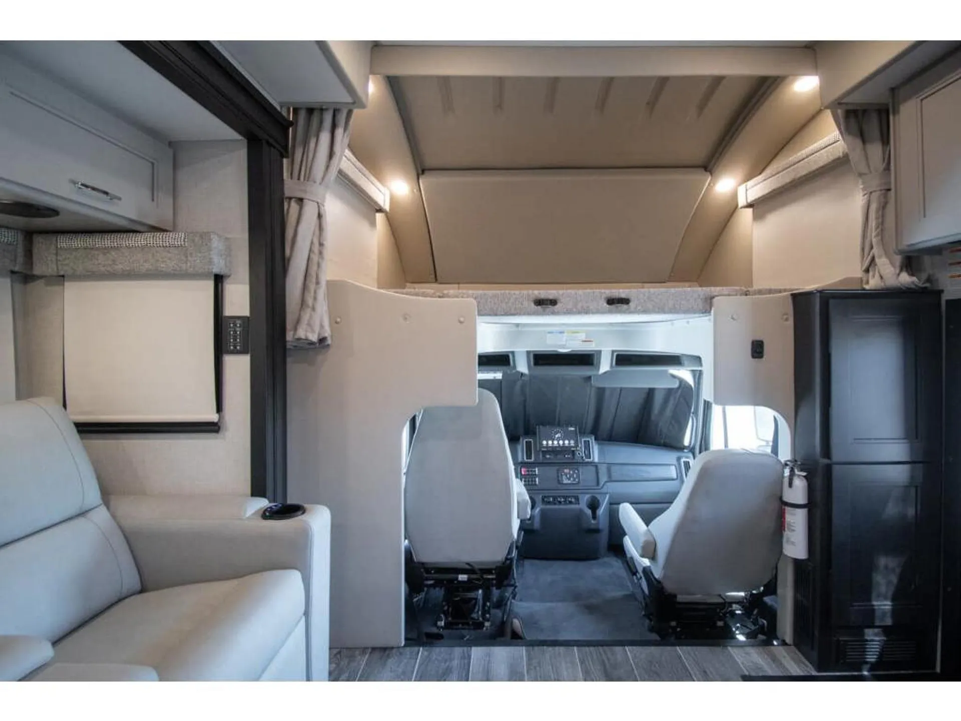 2026 Thor Motor Coach Inception 38DX - Photo 4