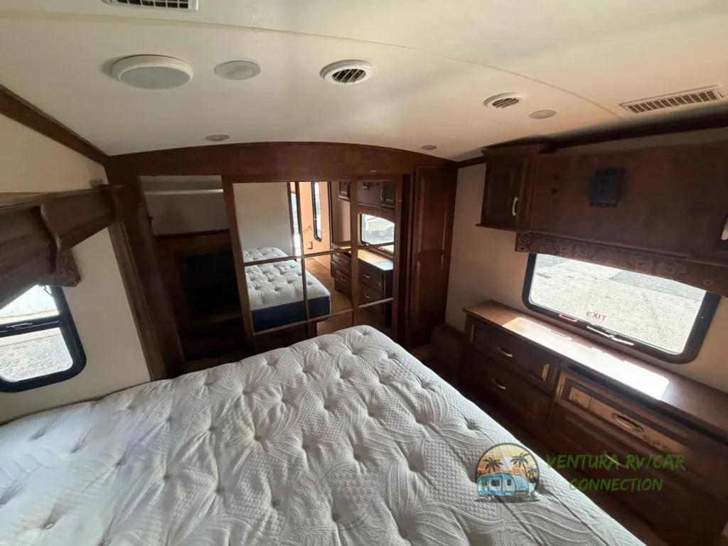 2016 Forest River Cardinal 3455RL, Photos photo 24