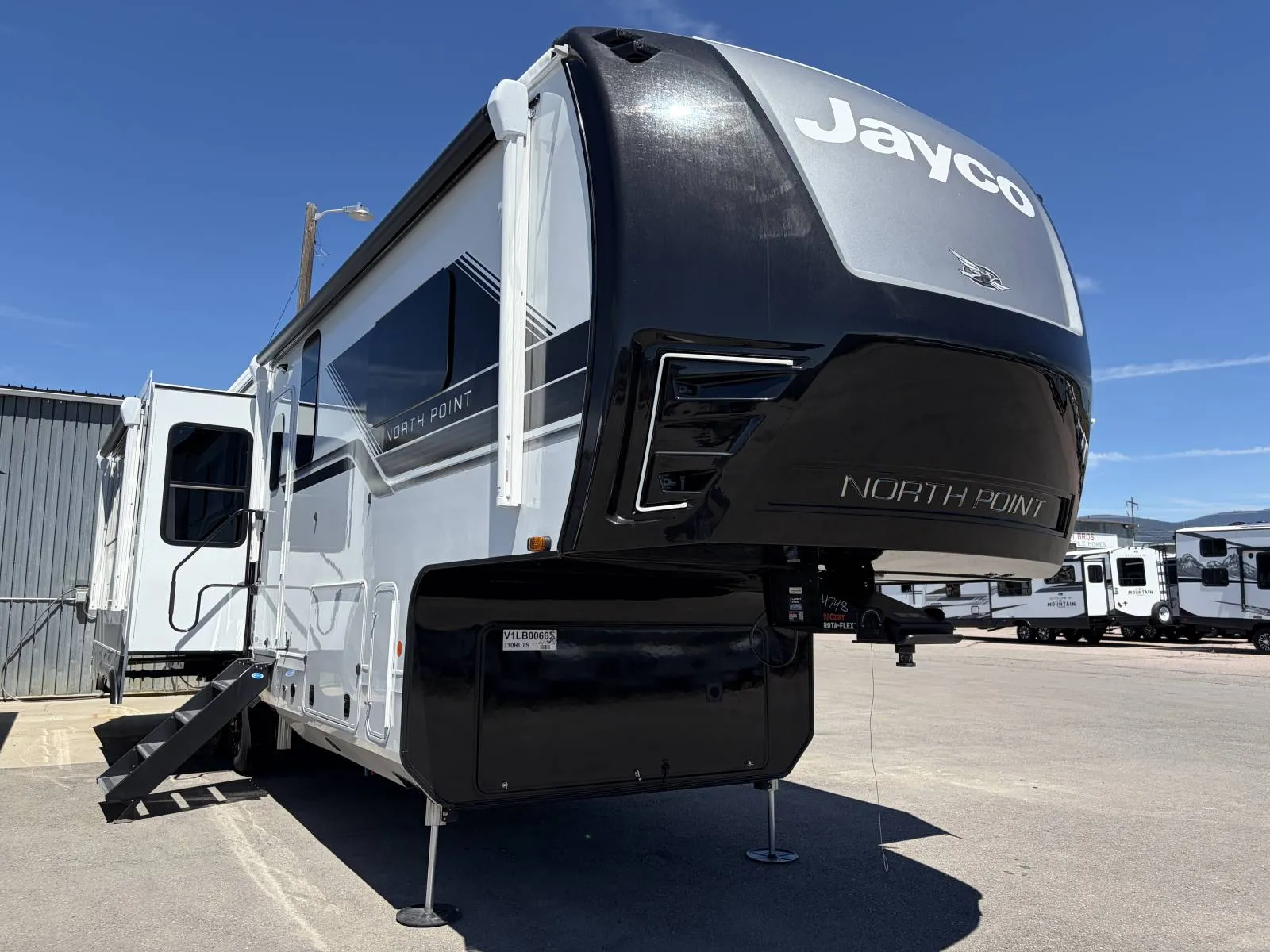 2027 Jayco North Point 310RLTS - Photo 2