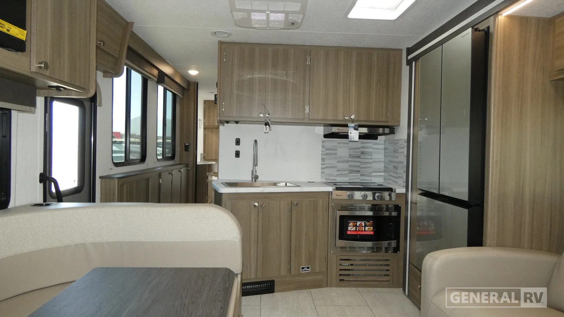 2026 Coachmen Freelander 30KB - Photo 3