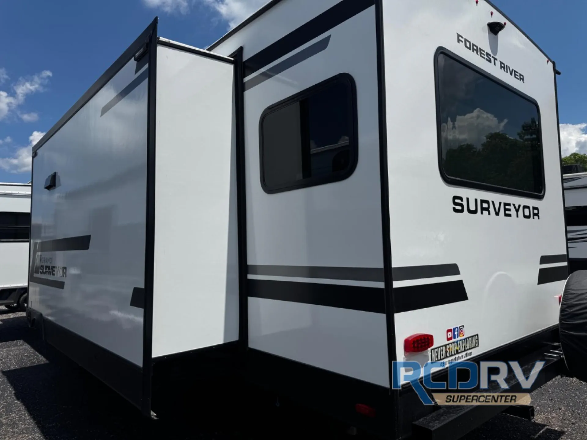 2027 Forest River Grand Surveyor 305RLBS - Photo 4