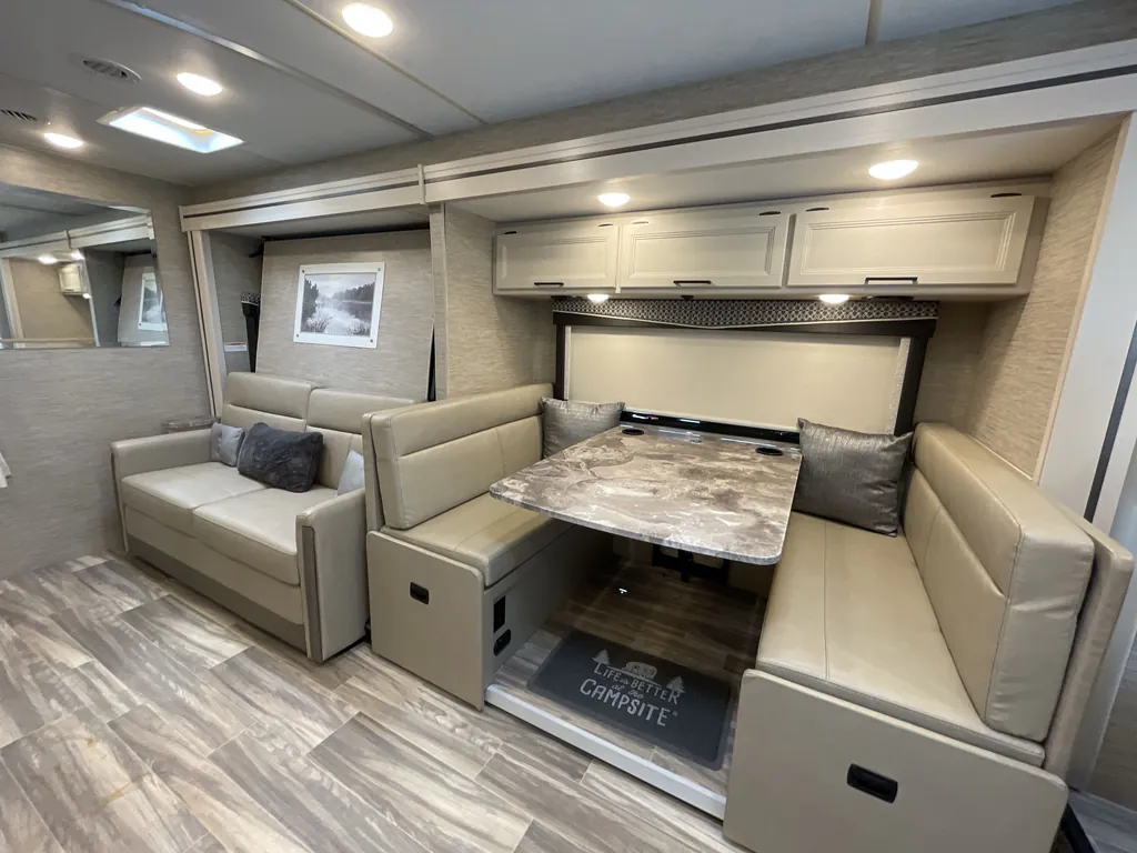 2023 Thor Motor Coach Axis 24.3, Photos photo 2