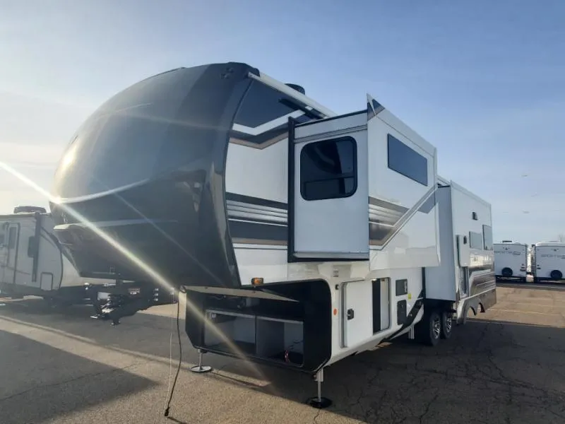 2026 Heartland Bighorn 31RL - Photo 4