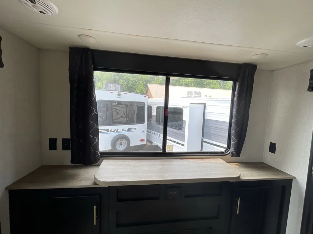 2022 Forest River Cherokee 306MM, Photos photo 14