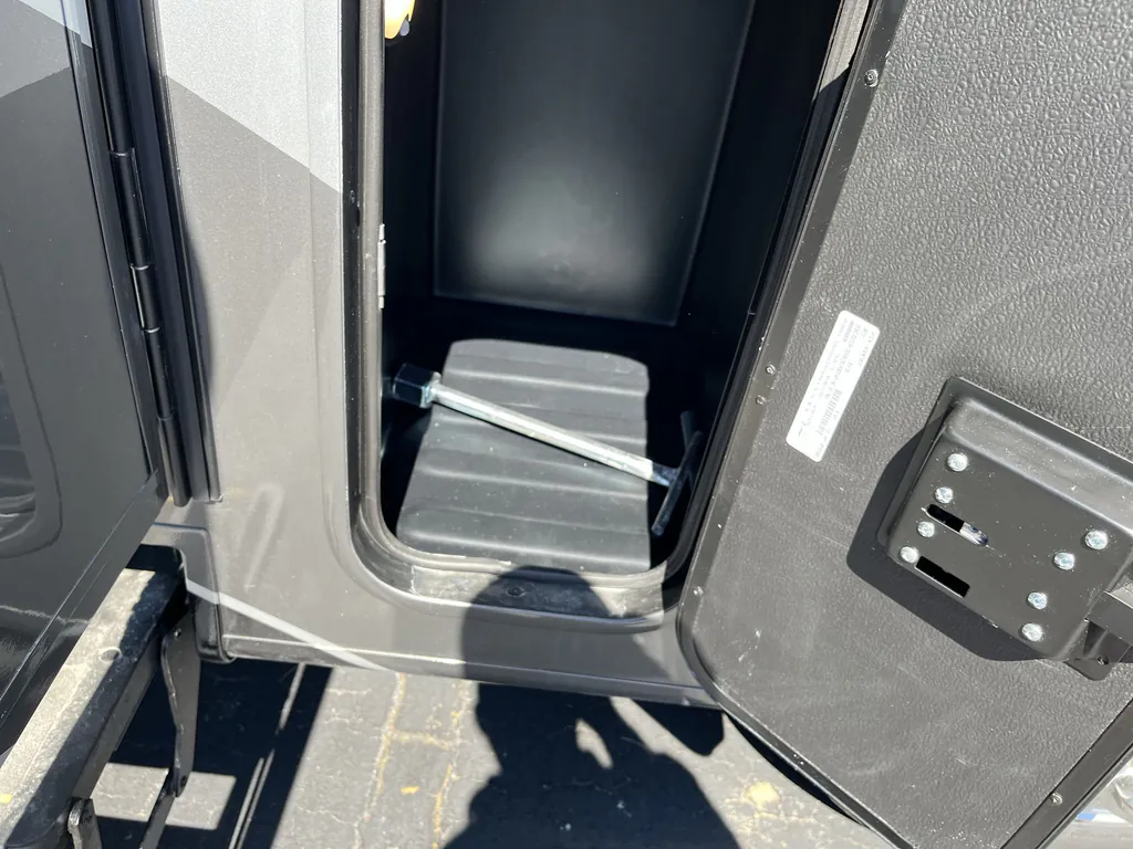 2027 Entegra Coach Vision XL 36C, Photos photo 26