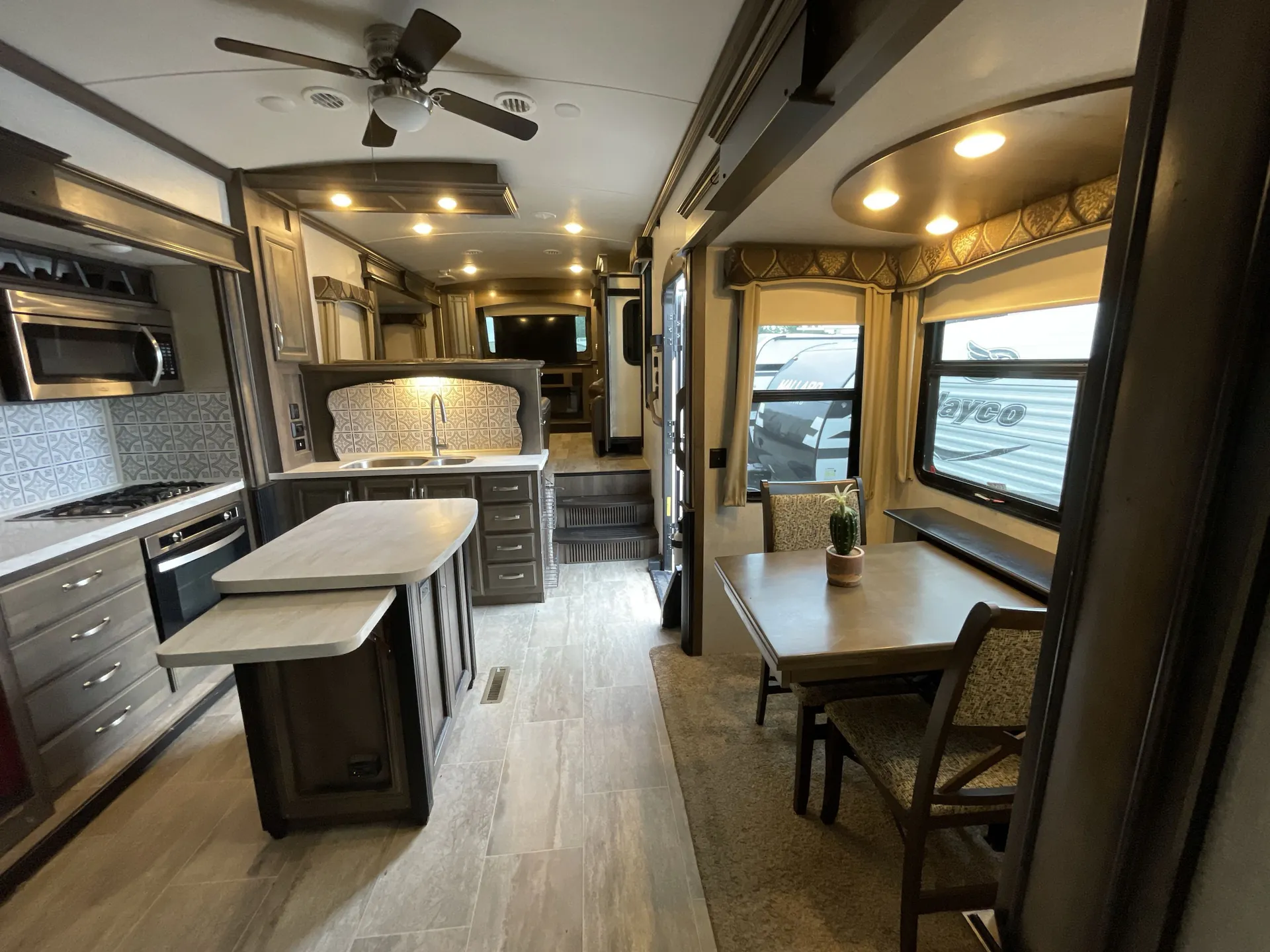 2018 Keystone Montana 3730FL — living area main