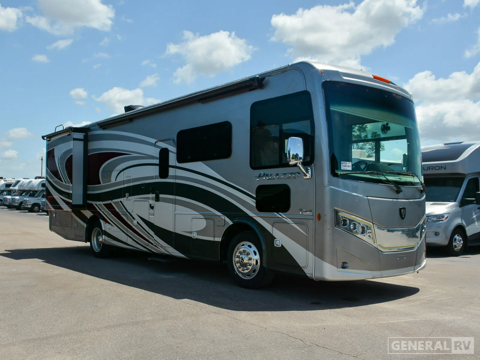 2022 Thor Motor Coach Palazzo 33.5 - Photo 2