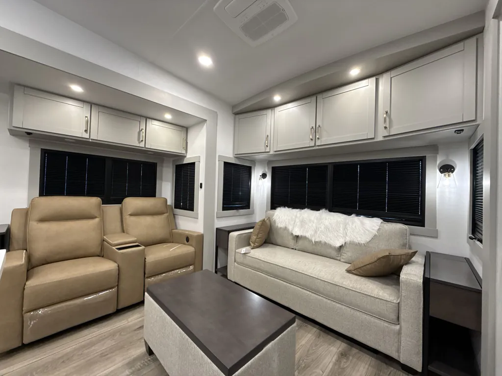 2026 Brinkley Model Z 3600, Photos photo 11
