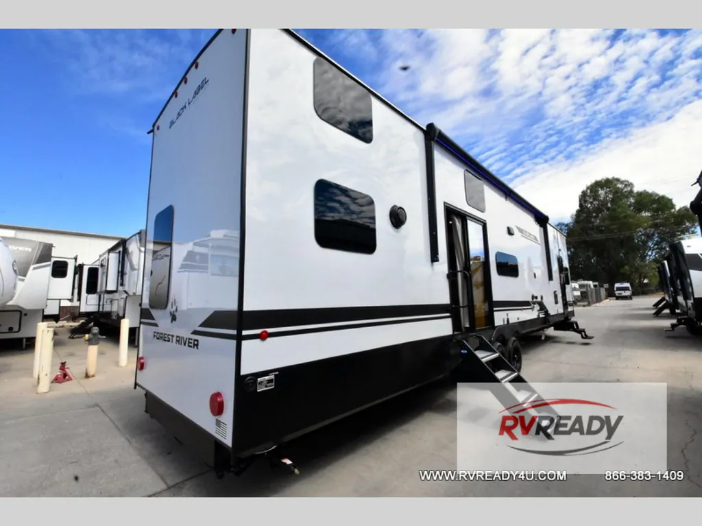 2027 Forest River Cherokee Timberwolf 39DC, Photos photo 5