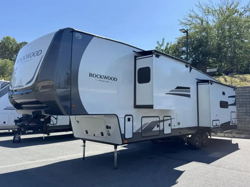 2026 Forest River Rockwood Signature 401SFB - Photo 4