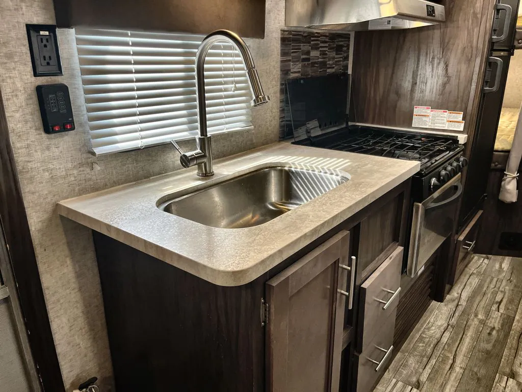 2018 Forest River Cherokee Grey Wolf 22BH, Photos photo 4