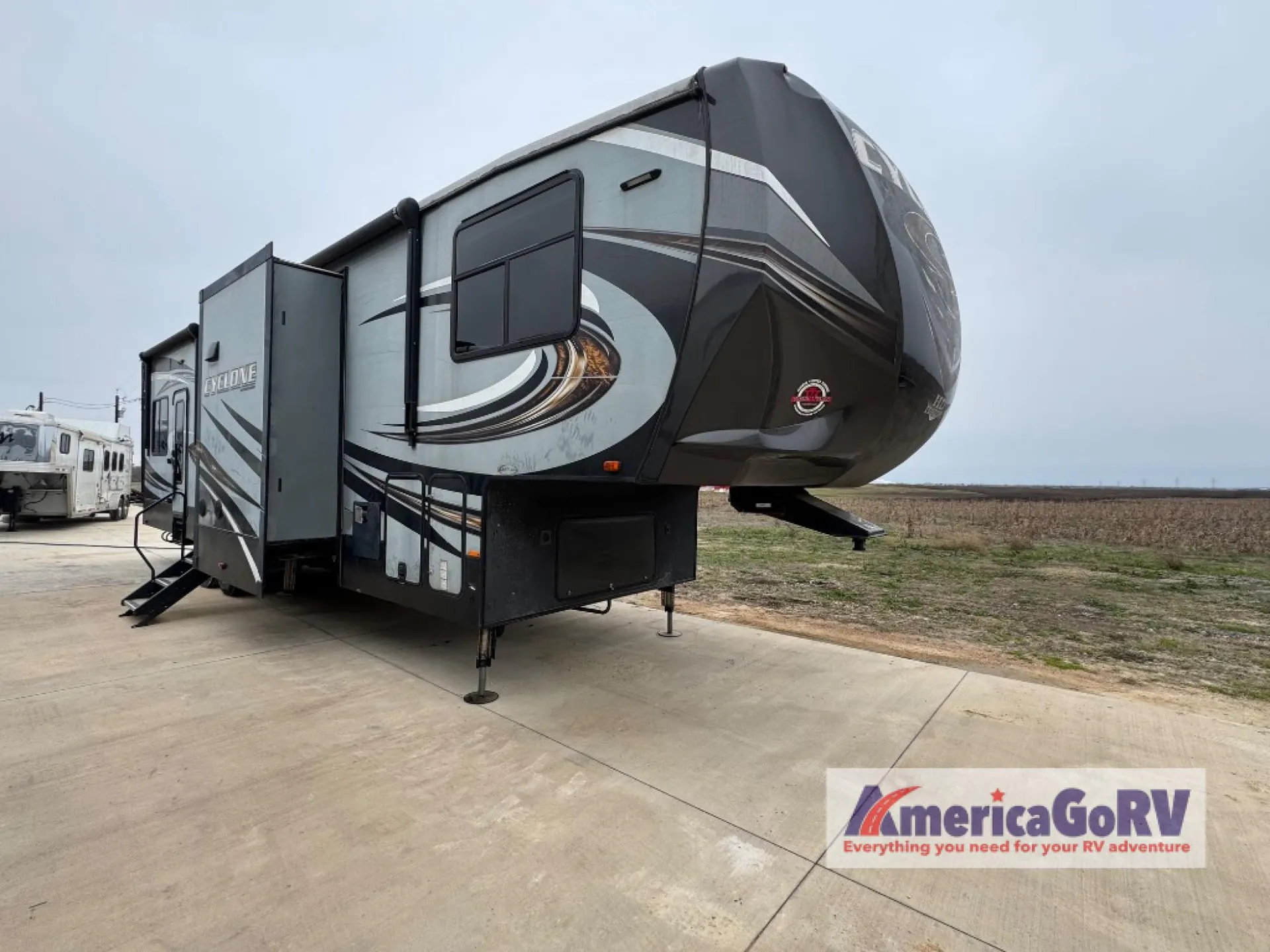 2017 Heartland Cyclone 3611 JS - Photo 2