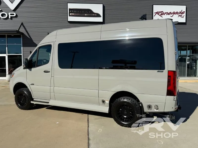 2025 Midwest Automotive Designs Day Cruiser D4 - Photo 2