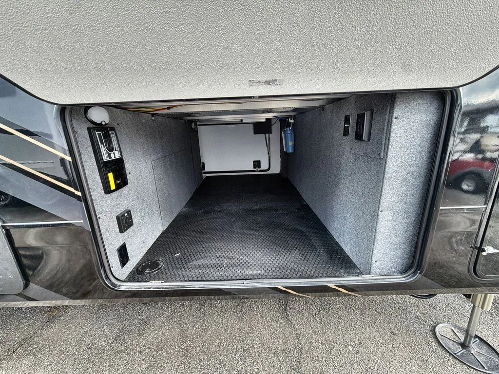 2027 Jayco Pinnacle 36FBTS, Photos photo 14
