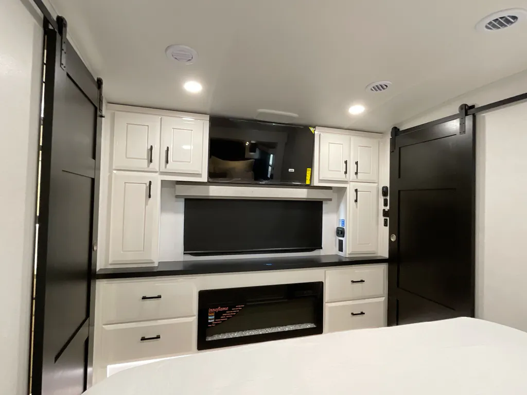 2027 Jayco Pinnacle 36FBTS, Photos photo 15