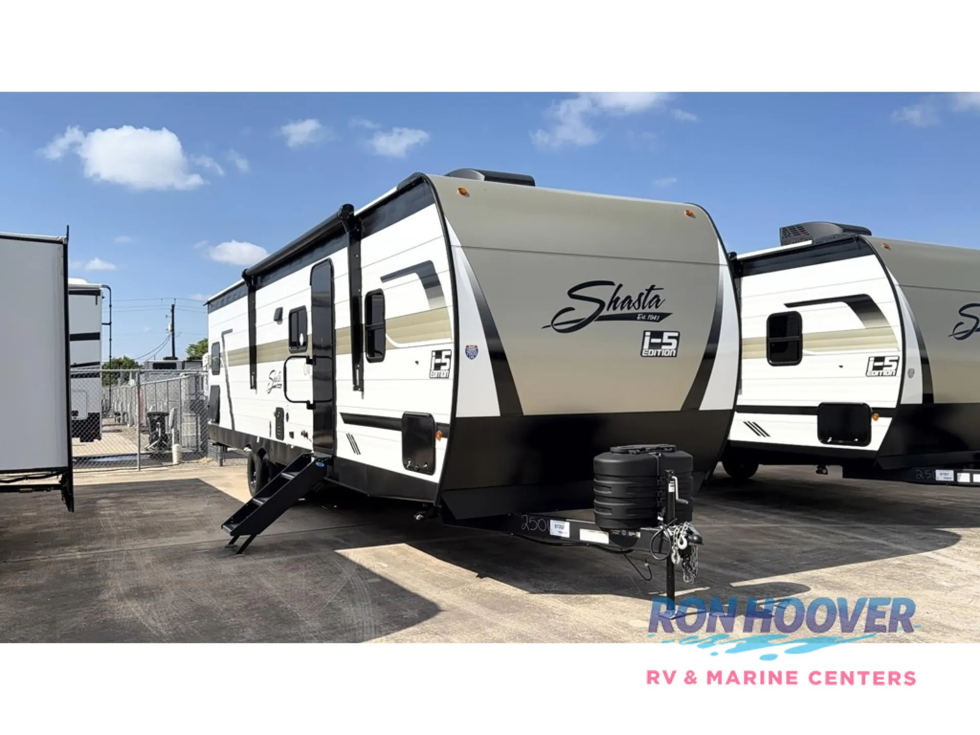 2027 Shasta I-5 532BEDS