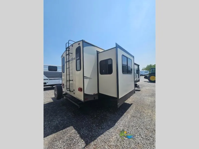 2018 Forest River RV Wildwood Heritage Glen Used    299RE (Hampton, NB) - Photo 3