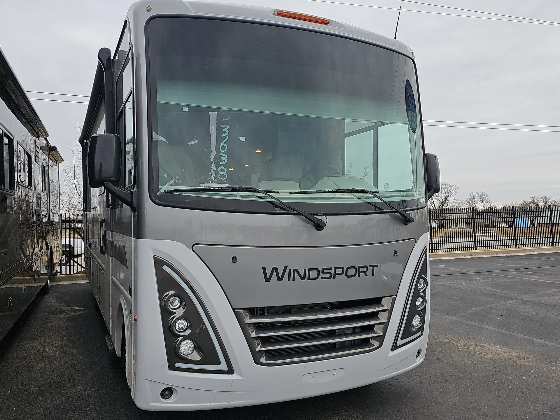 2026 Thor Motor Coach Windsport 29L - Photo 2