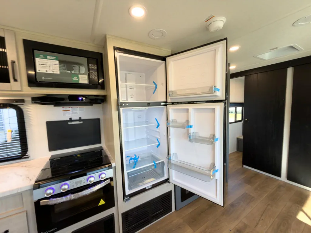2027 Forest River Solaire 3150TBSS, Photos photo 33