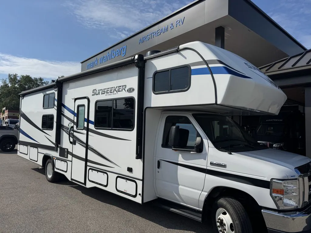 2022 Forest River Sunseeker 3250DS LE - Photo 2