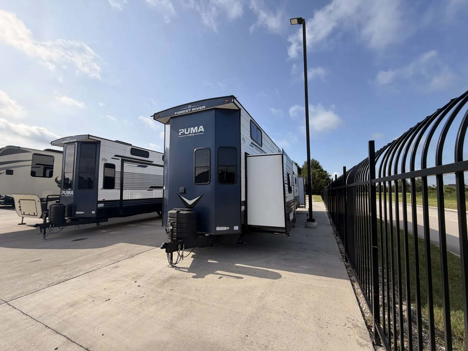 2027 Forest River Puma Vista 421LFT