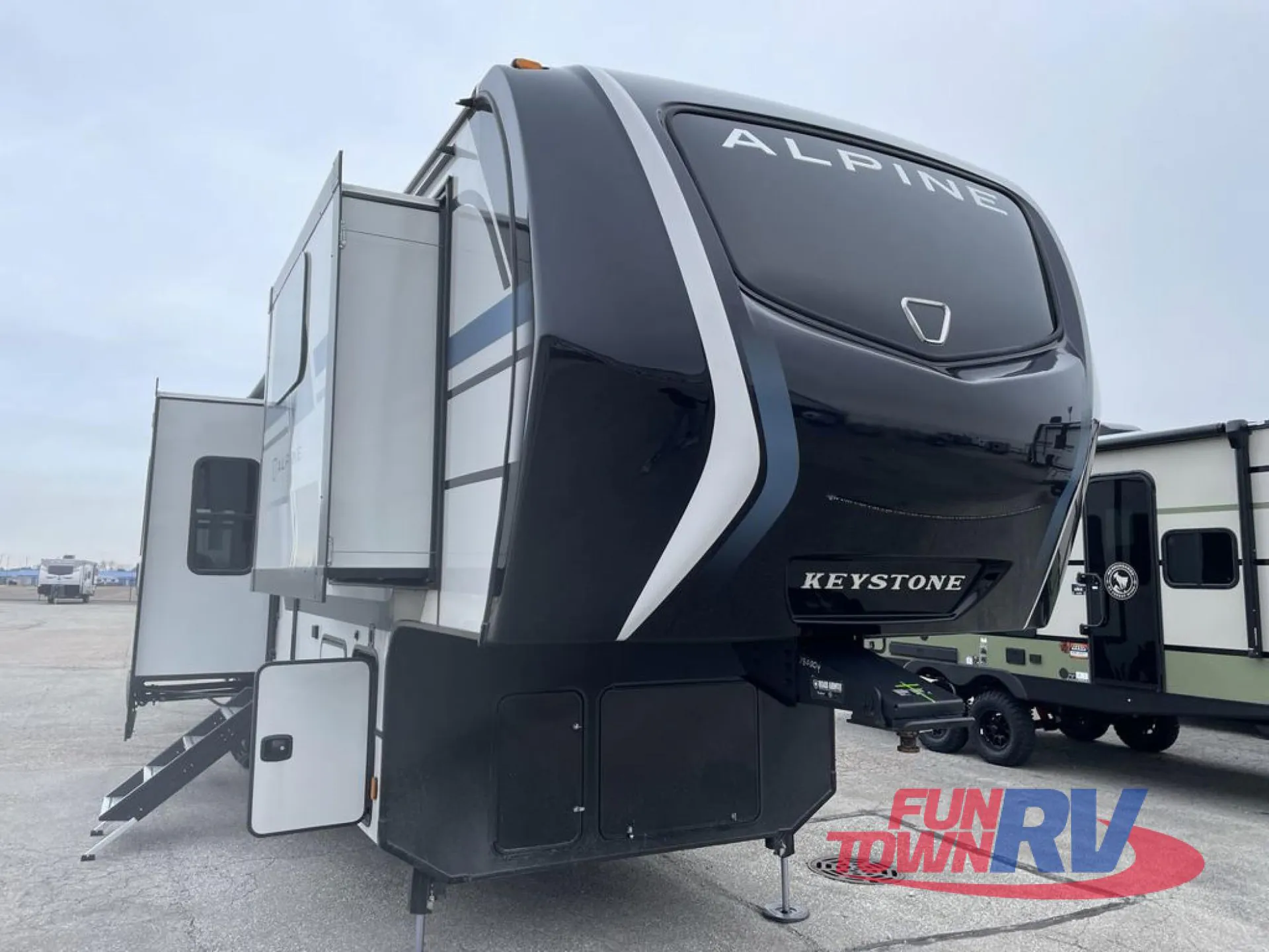 2026 Keystone Alpine 3820FK dealer photo 1 from Fun Town RV