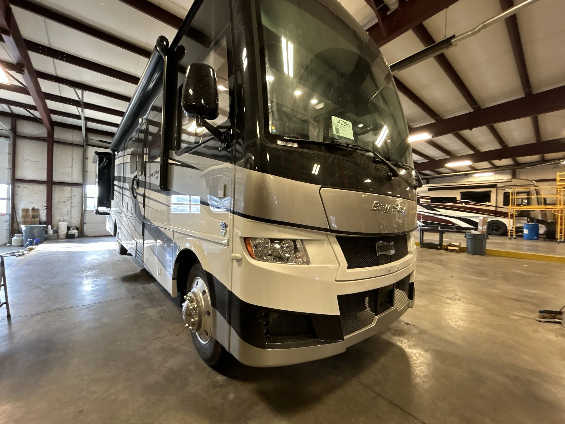 2026 newmar Bay Star 3811 - Photo 2