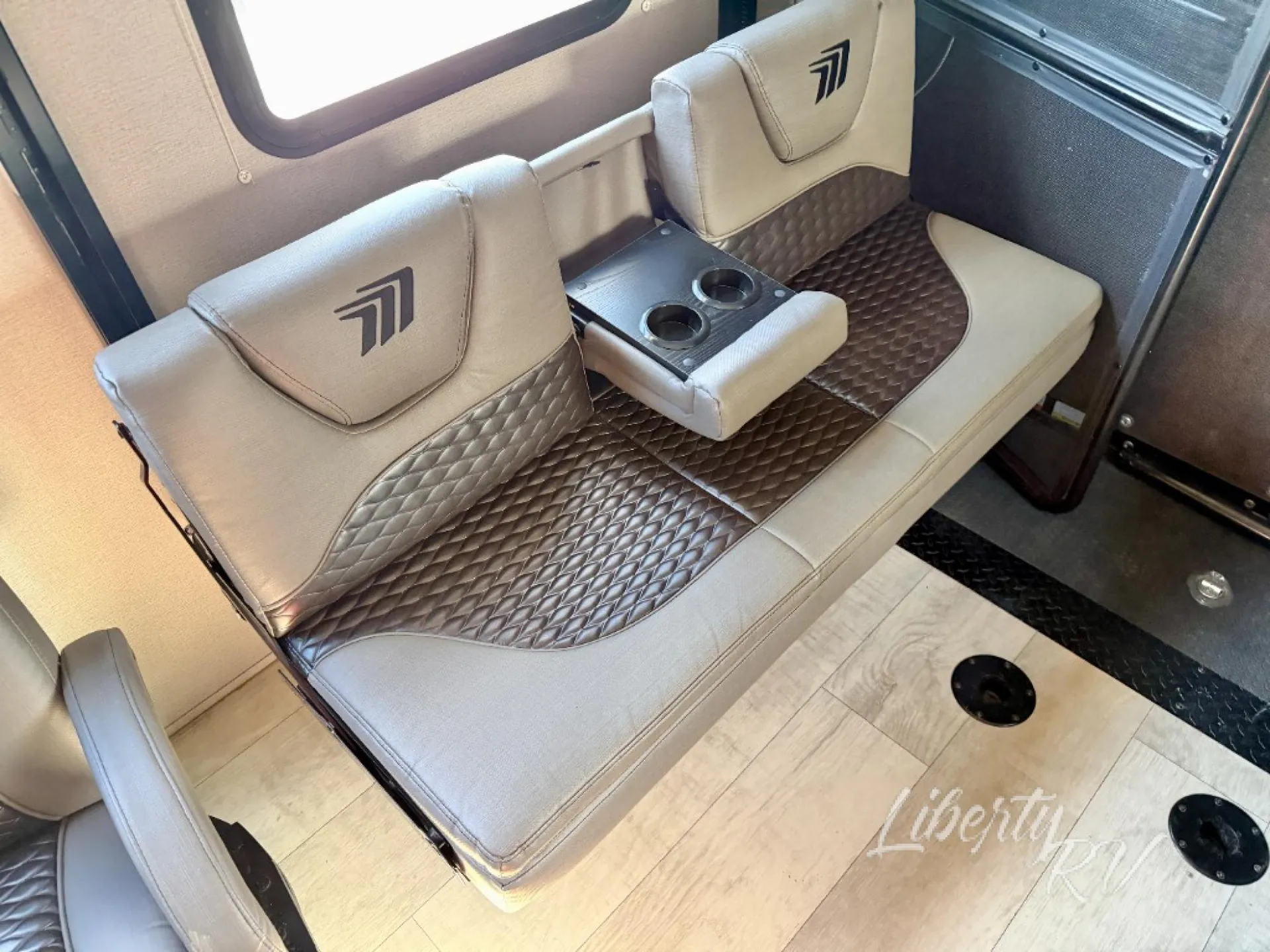 2020 Grand Design Momentum G-Class 28G - Photo 4