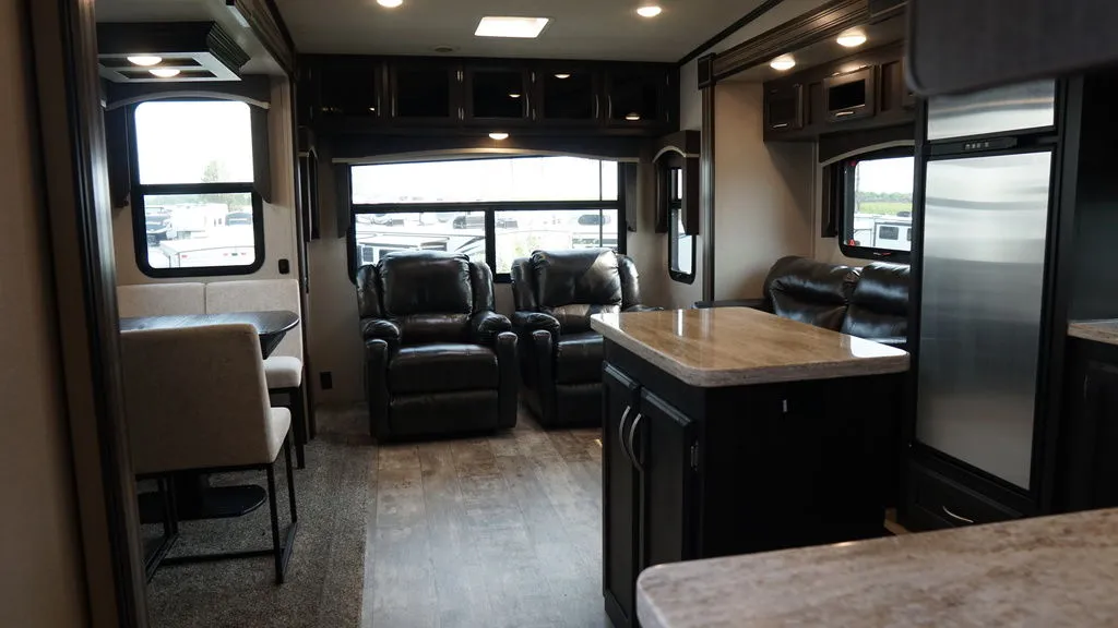 2019 KZ RV Durango Half-Ton D283RLT - Photo 2
