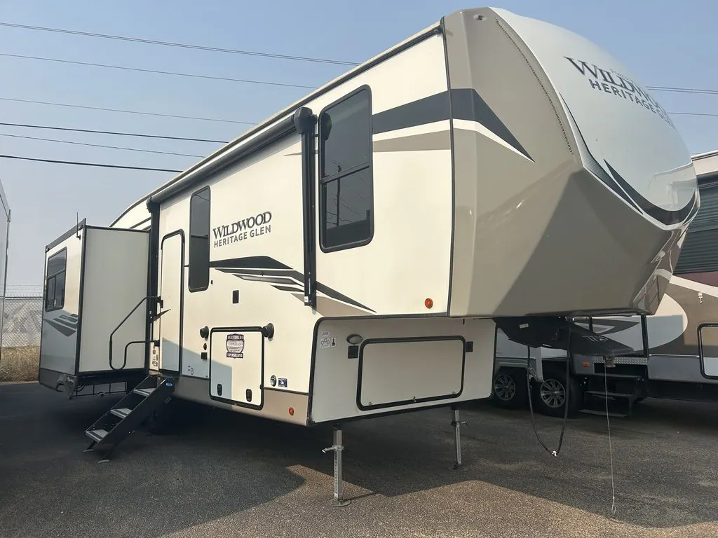 2022 Forest River Wildwood Heritage Glen 286RL dealer photo 1 from Sterling Trailer Sales