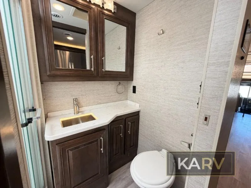 2022 Entegra Coach Accolade XL 37M - Photo 4
